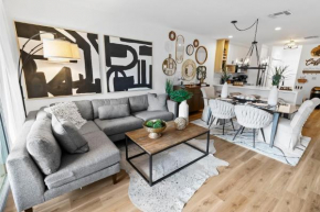 2-2 GREENLINKS MINUTES AWAY BEACHES 1st FLOOR TENNIS, POOL, 2 KINGS, REMODELED-2022